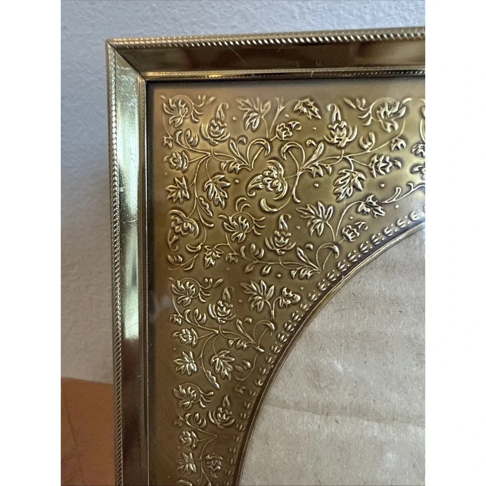 Pair Vtg Gold Tone Metal Picture Frames Embossed Filigree Border Oval Opening